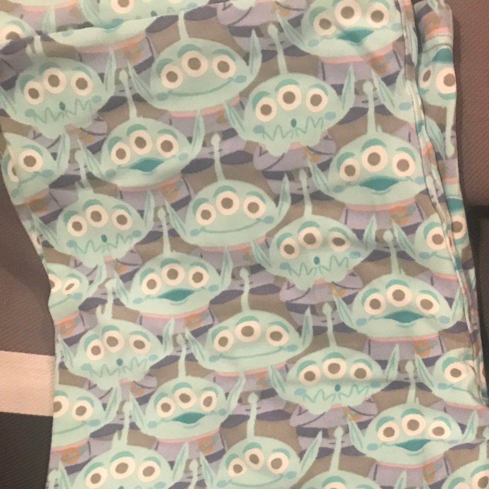 OS Lularoe Disney leggings